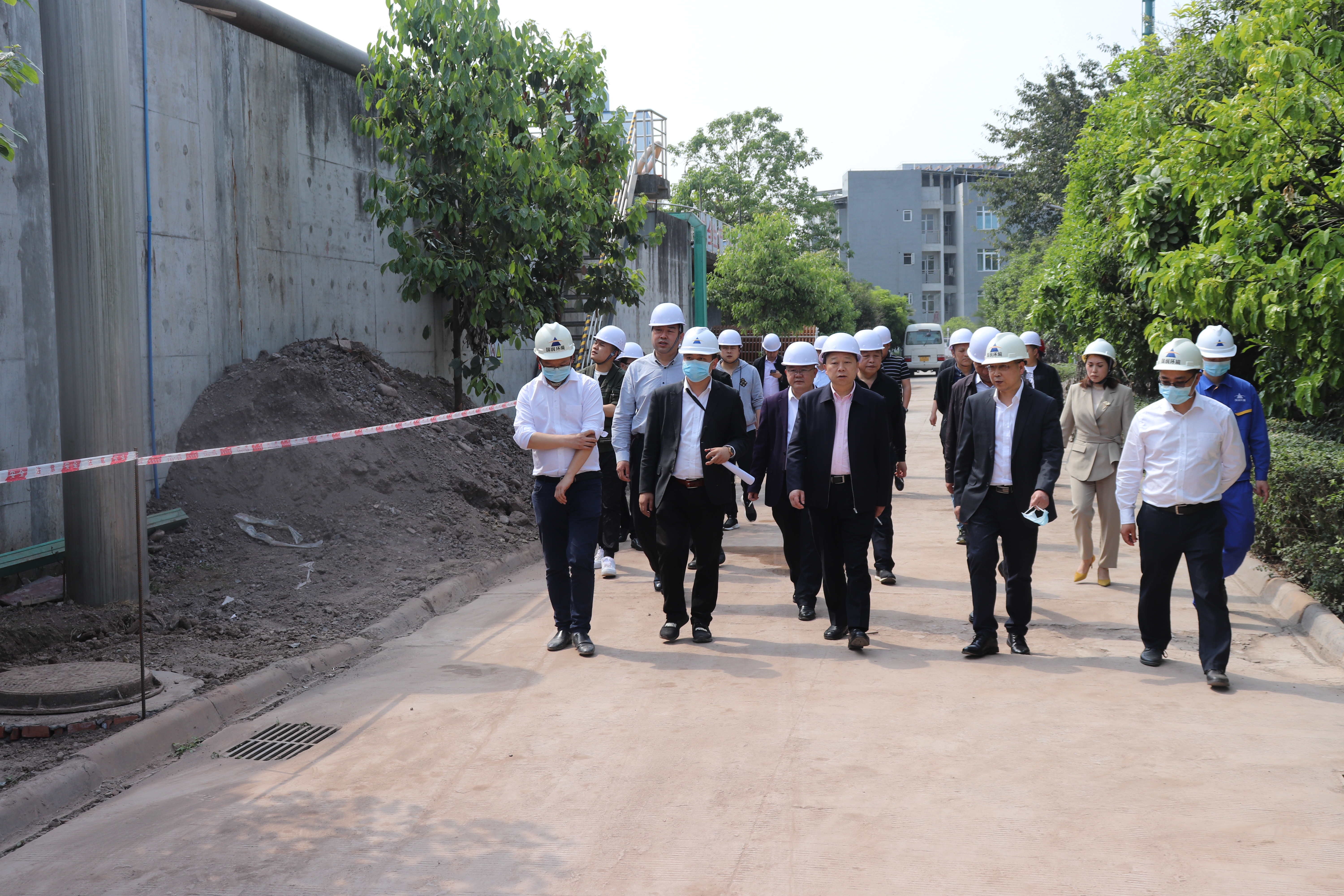 4��15��������¡������ί��ί���ܹ�����ϯ�����������г��������������ظ��س����º�ס��������쵼��ͬ���������й�����ˮ���޹�˾����ָ������������ˮ������Ӫ����ģʽ���������ֳ�ָ����